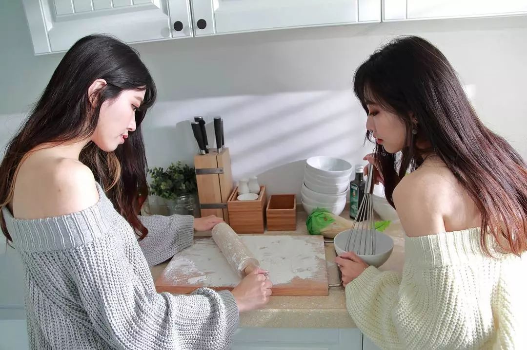 INS双胞胎姐妹花Shin和谷谷 你喜欢这对姐妹花的吗?