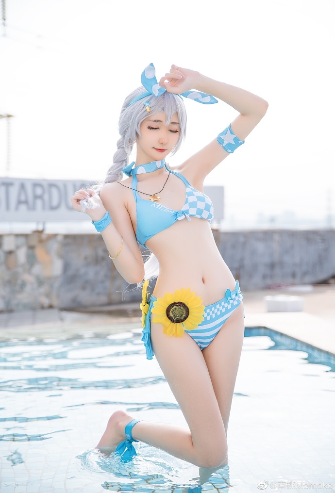 南桃Momoko崩坏3琪亚娜泳装cos