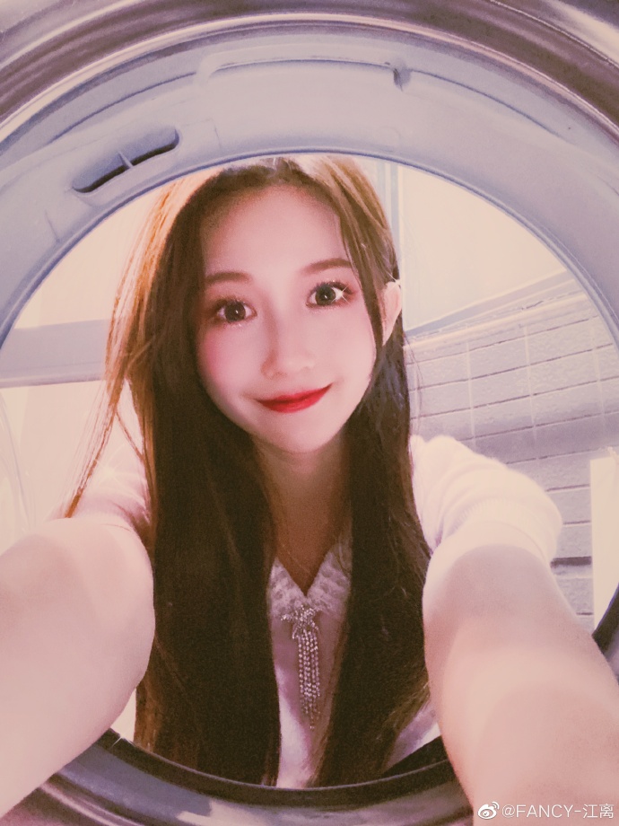 微博女神FANCY-江离 抖音红人江离照片