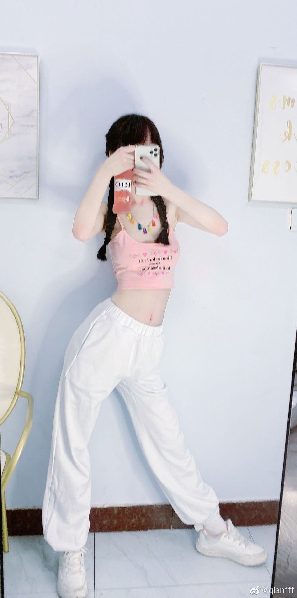  微博芊芊qianfff是谁？