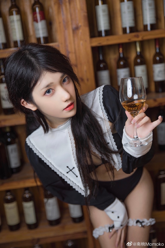 南桃Momoko酒味女人个人写真集