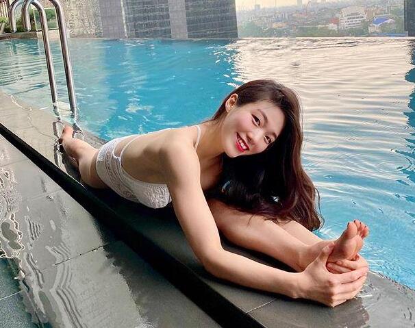 韩国瑜珈女神金成熙自拍爆火 实在太美了