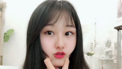 抖音美少女小惠是谁?美少女小惠身高多少?