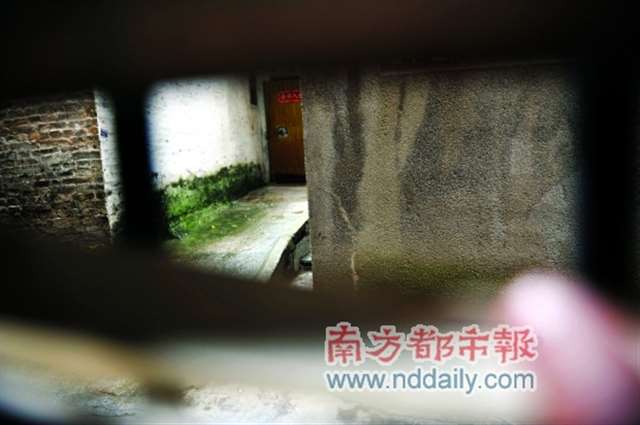  黑客破解小两口啪啪 国产精品情侣呻吟对白视频