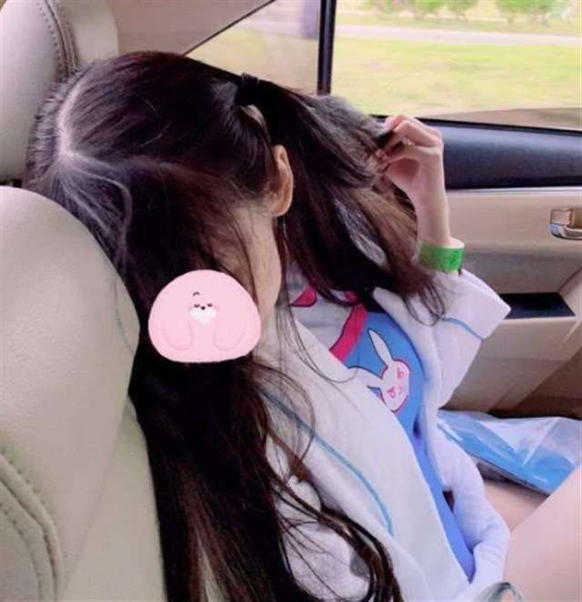 蔡萝莉福利照引人遐想,拍摄角度大赞,网友:摄影师只是