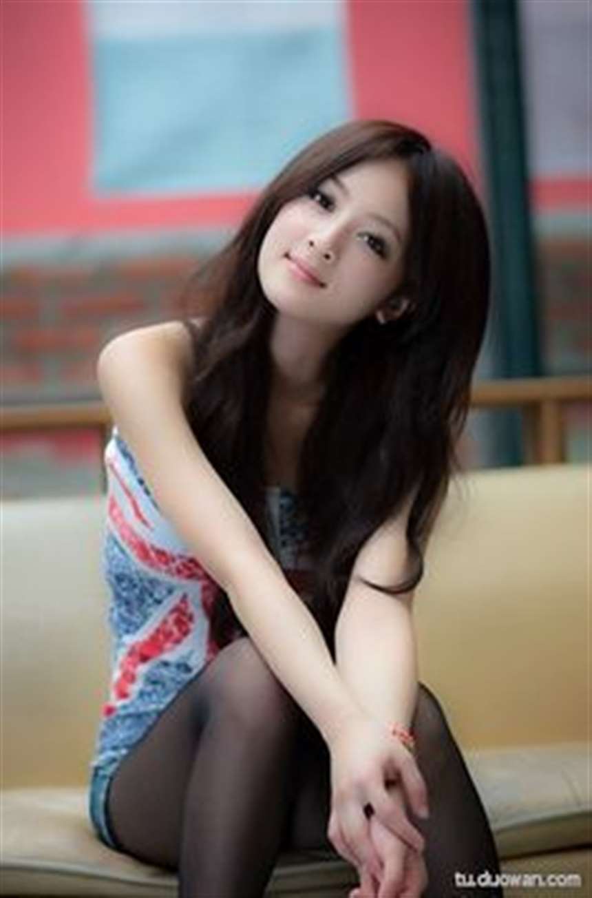 牛人潜入国产厕所美女如云