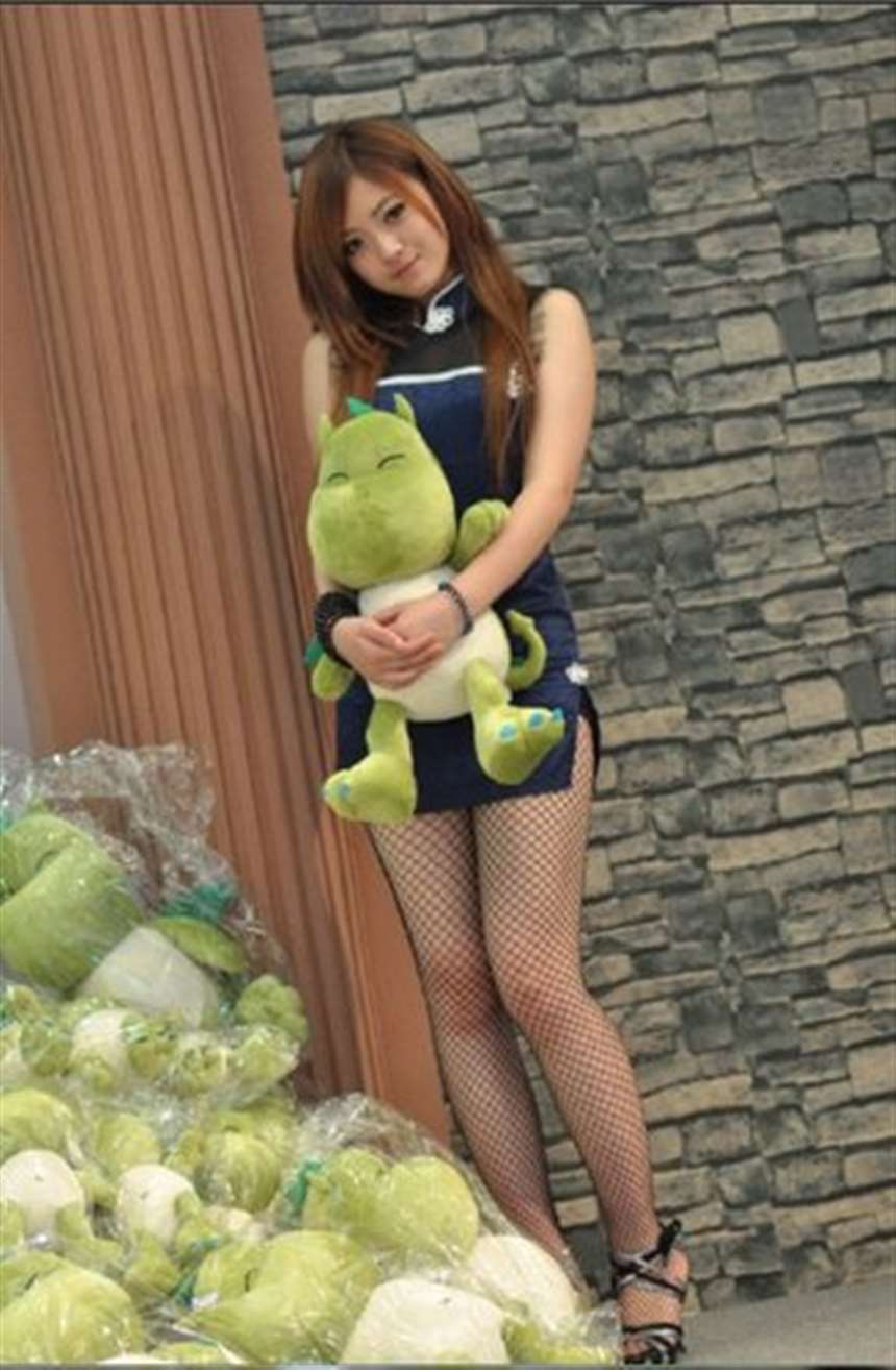 牛人潜入国产厕所美女如云
