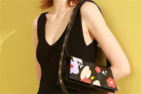 2019小ck520花蜜包多少钱 小ck520限定礼盒价格