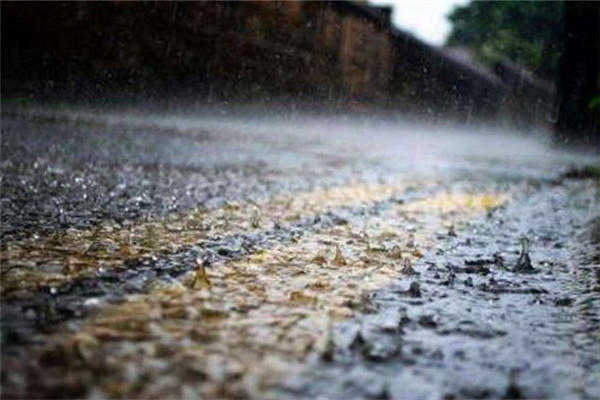 河南人民应对暴雨有多努力 暴雨应急自救方法