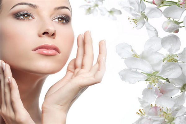 嘴唇厚怎样变薄 嘴唇变薄的方法