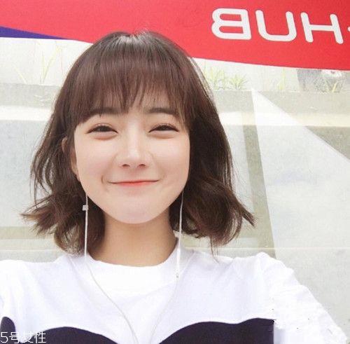 2022最流行的中长发型 2022最流行的发型之一