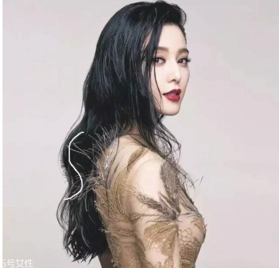 烫发怎么扎好看 最新长卷发扎法教程