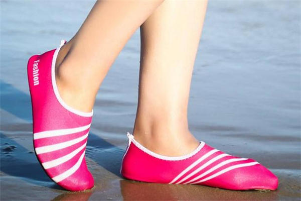 赤足鞋是什么意思 像袜子一样的鞋子