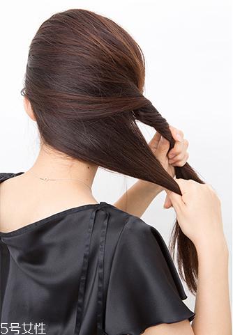 如何自己做简单盘发 自己盘头发简单好看的步骤
