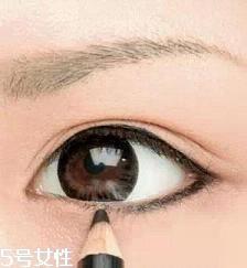 眼线笔画法 手把手教你基础眼线画法