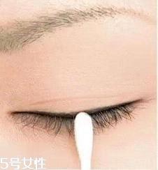眼线笔画法 手把手教你基础眼线画法