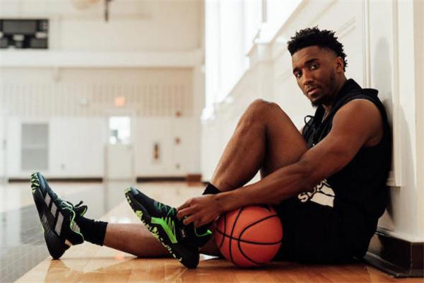 阿迪达斯don issue 1发售时间 米切尔一代什么时候发售