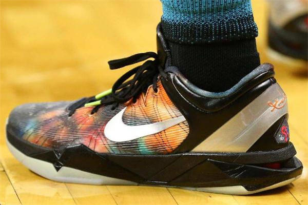 耐克官网定制要多久 耐克官网定制球鞋流程