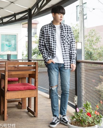 衬衫和t恤衫怎么搭配？衬衫和t恤衫搭配图片