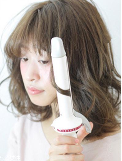 韩国蓬松丸子头扎法 自己扎丸子头教程