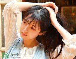 手臂上有很多小红点是怎么回事_怎么办