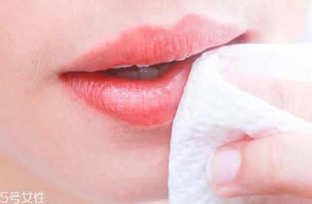 泰国kissme now口红雨衣怎么样？kiss me now口红雨衣怎么用