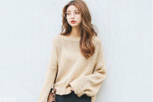 流行的新卷发发型 波浪长发图片