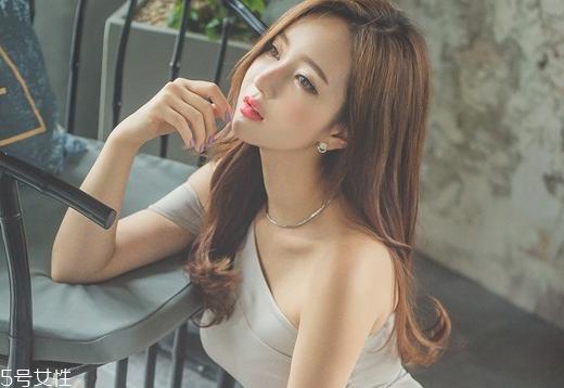 2022年最流行显白发色 2022头发颜色大全图片