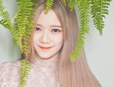 2022年最流行显白发色 2022头发颜色大全图片