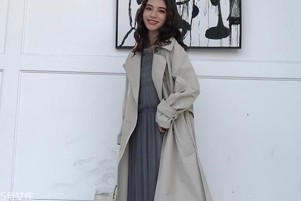 风衣为什么设计双排扣 双排扣的起源