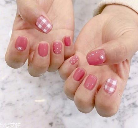 粉色美甲图片2022款式 仙女软妹必备