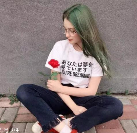 2022年最流行的染发色 2022显白洋气的发色