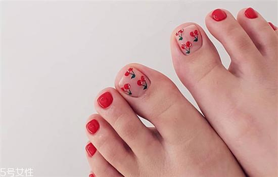 2022流行脚指甲款式图片 2022显白的脚部美甲图片合集