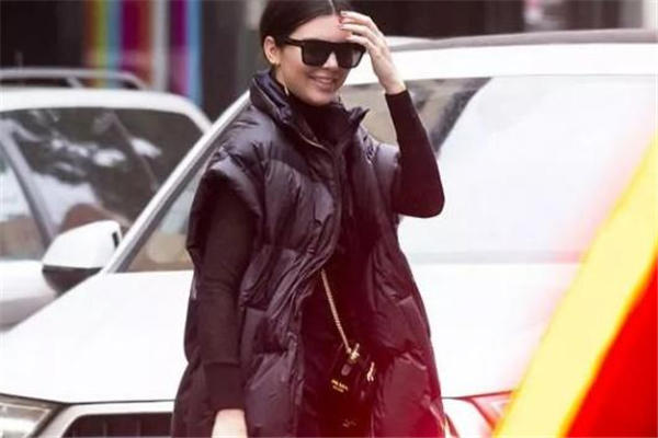 羽绒背心如何搭配 这样更有时尚感