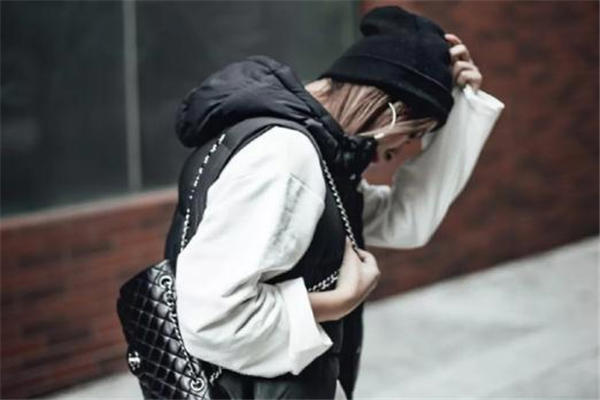 羽绒背心如何搭配 这样更有时尚感