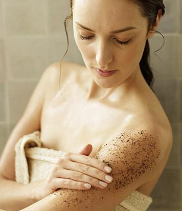 手臂上有很多小疙瘩怎么去除 胳膊上起了一片一片的像鸡皮疙瘩