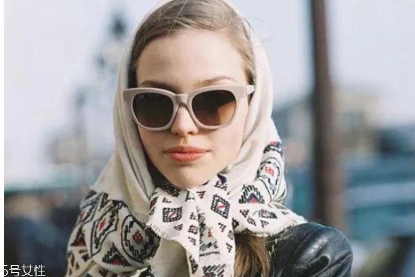 丝巾怎么围好看 丝巾的系法搭配