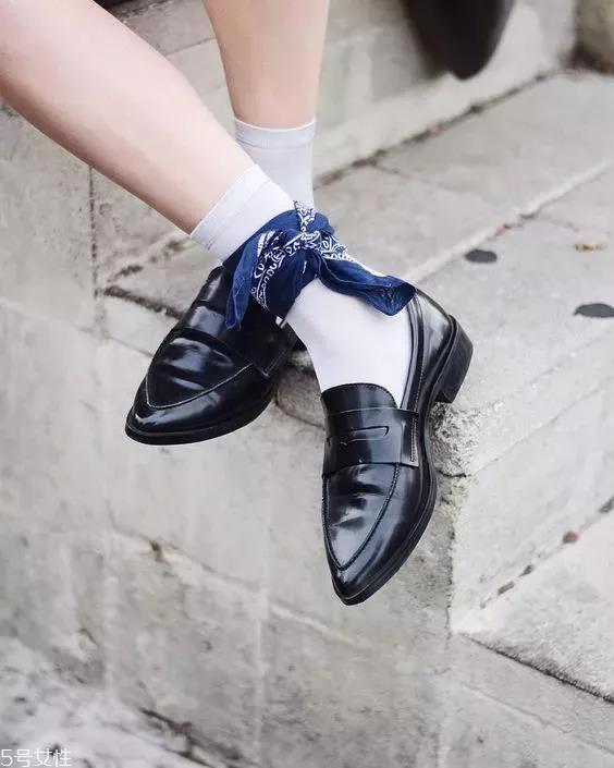 丝巾怎么围好看 丝巾的系法搭配