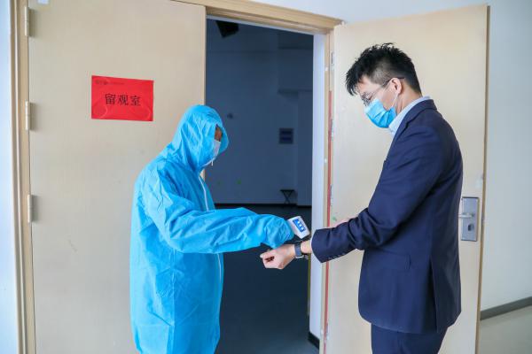 男子拒绝配合疫情防控捅伤工作人员 不配合疫情防控工作应如何处罚