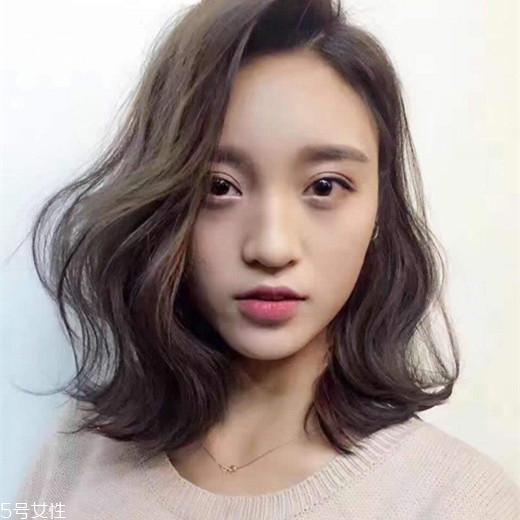 齐肩发怎么烫好看？女生发型设计与脸形搭配