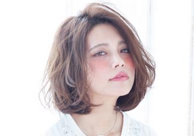 齐肩发怎么烫好看？女生发型设计与脸形搭配