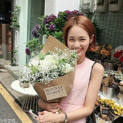 齐肩发怎么烫好看？女生发型设计与脸形搭配