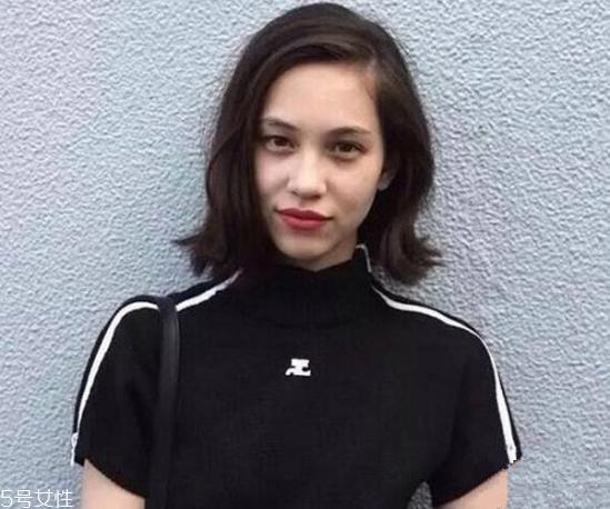 齐肩发怎么烫好看？女生发型设计与脸形搭配