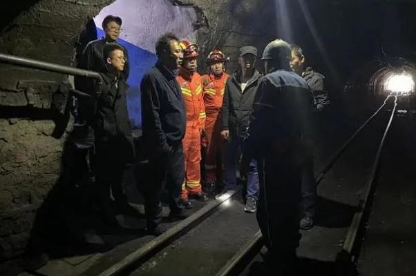 宁夏一煤矿发生冒顶事故有人被困 煤矿冒顶是什么意思