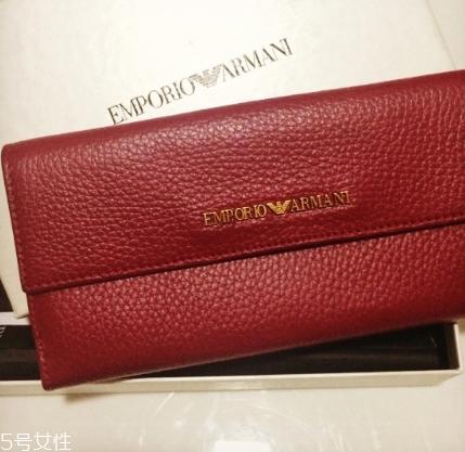 阿玛尼钱包什么档次?阿玛尼钱包高档吗?