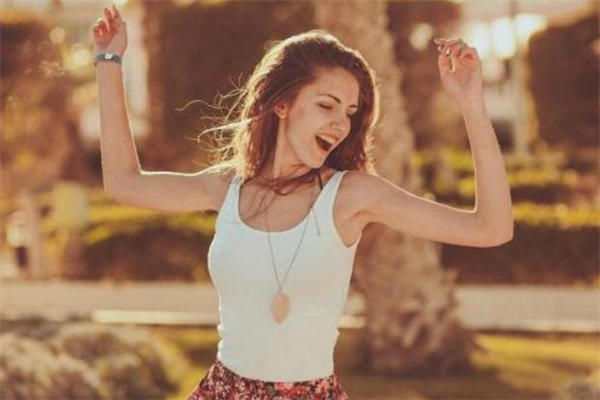 说一个女孩子可爱是什么意思 为什么男生总说女生可爱