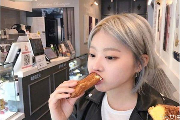 浅色系发色有哪些 显白的浅色系发色