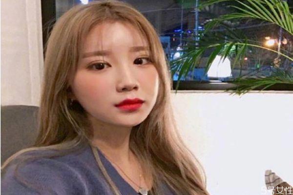 浅色系发色有哪些 显白的浅色系发色