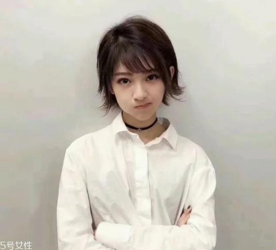 黑茶色需要漂染吗 黑茶色头发发型图