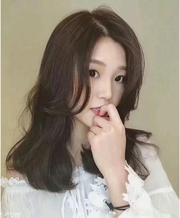 黑茶色需要漂染吗 黑茶色头发发型图